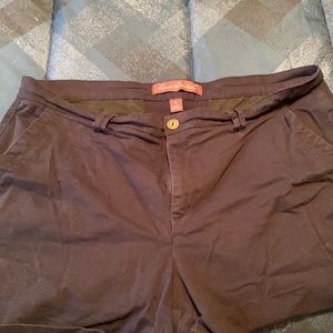 Gloria Vanderbilt navy cotton shorts.